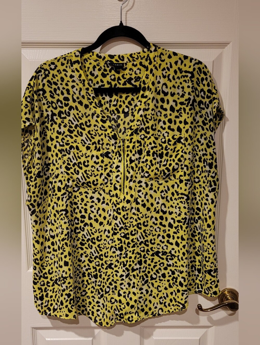 torrid Size 0 Neon Yellow & Black Leopard Zip-Front Blouse
